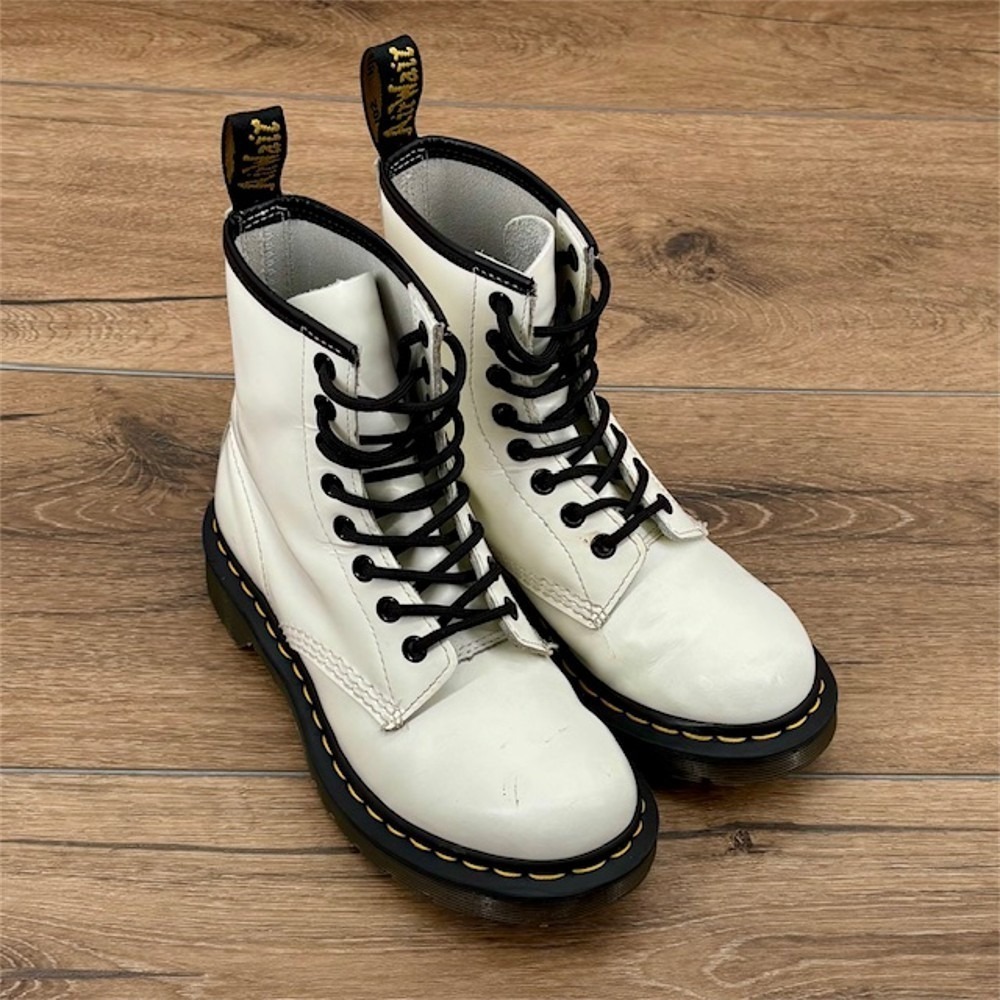 Dr Martens 1460 Women's Size 5 White Leather Combat Boots 8 Eye Lace Up